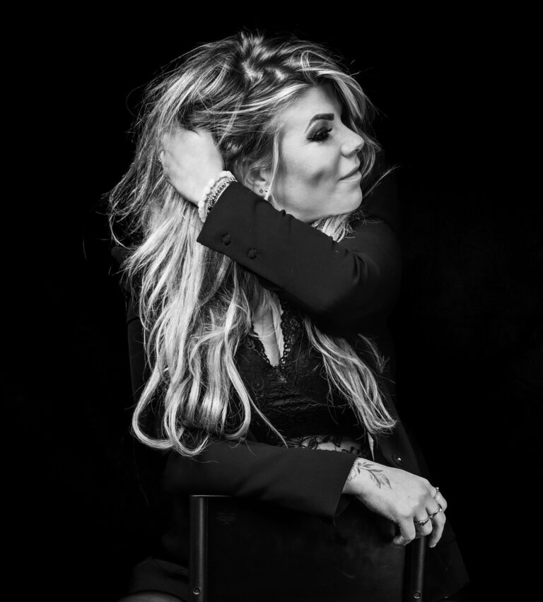 Renske kijkt naar rechts