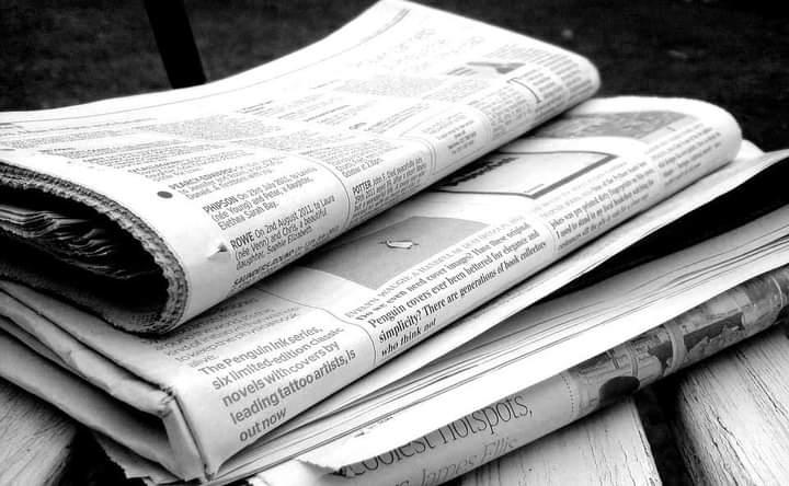 Foto van kranten met nieuws